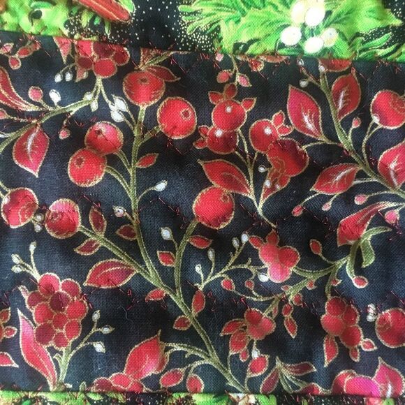 NWT Hand Crafted, Quilted Beautiful Cardinals Holiday Runner - Picture 4 of 9